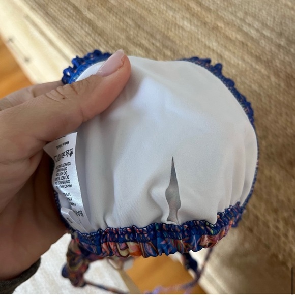 BNWT Bananhot Spring Bikini Top size Small - Picture 6 of 6